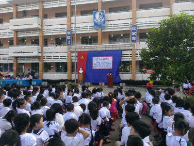 Lễ ra quân "Ngày toàn dân đưa trẻ đến trường"