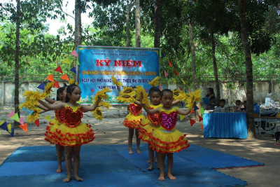 Kỉ niệm 43 năm ngày thành lập trường (16/4/1976 - 16/4/2019), Ngày hội "Phố hàng rong" và "Hành trình tri thức cho em"