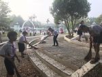 Viếng thăm và dọn vệ sinh Bia di tích B52 năm học 2018-2019