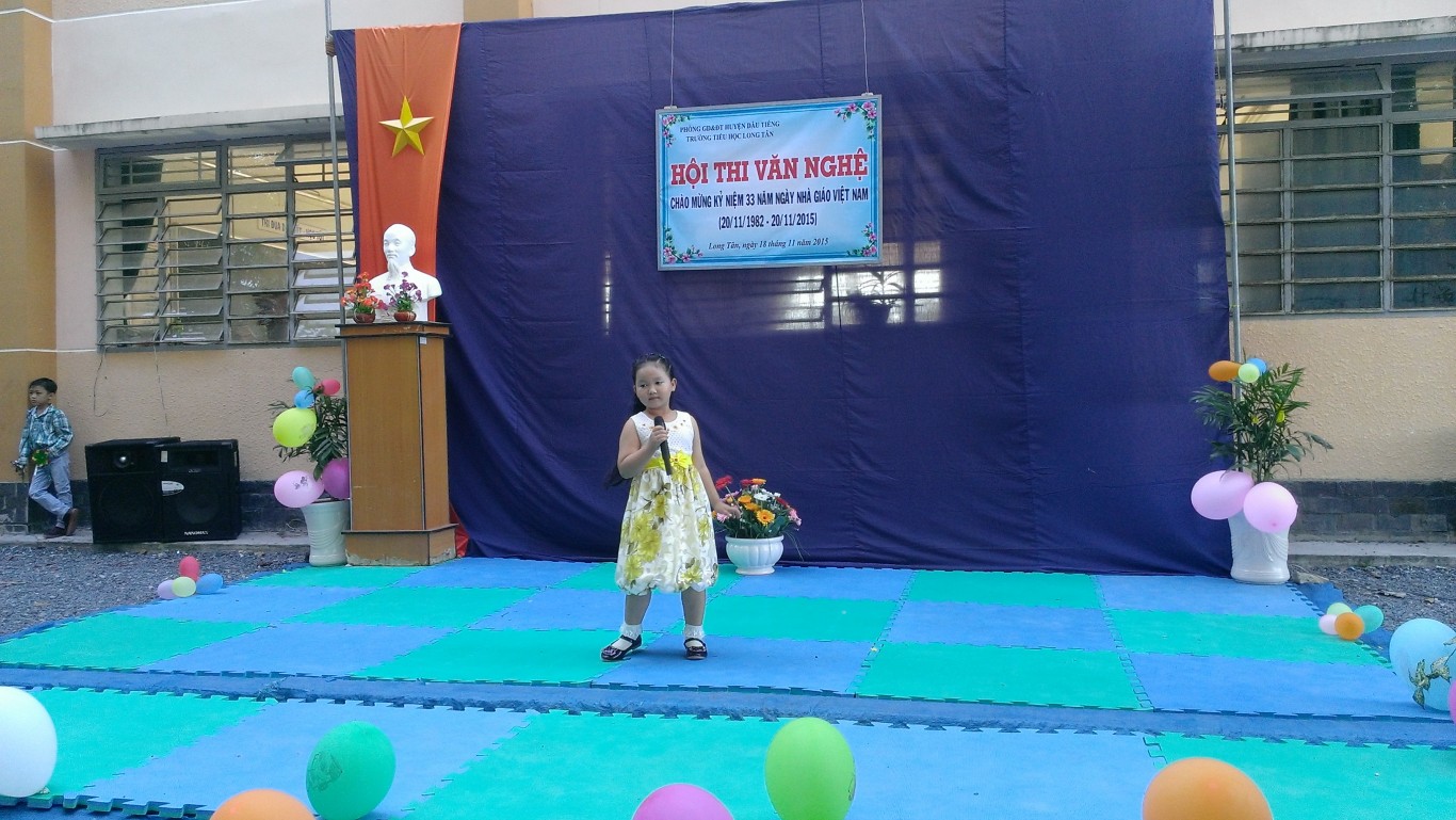 Tiết mục hát của lớp 2B