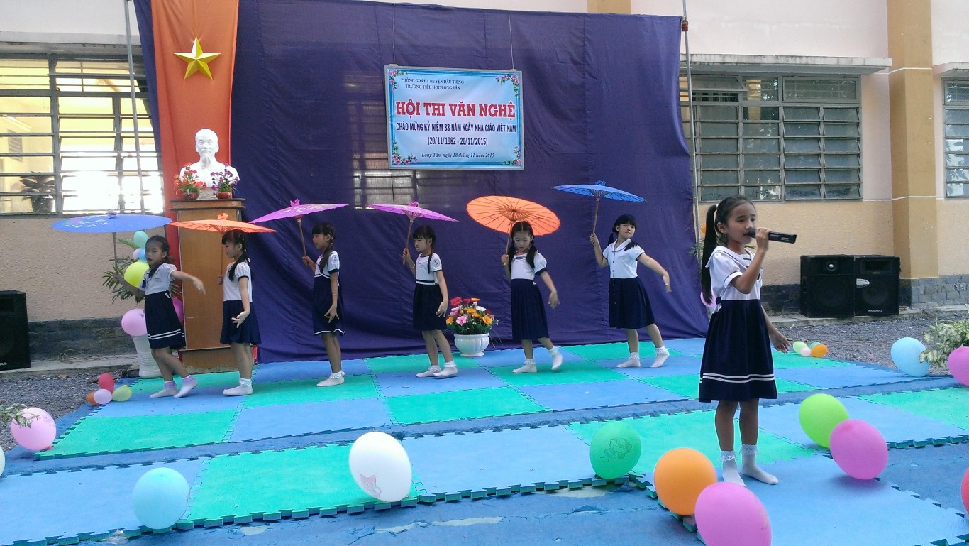 Tiết mục múa của lớp 3B