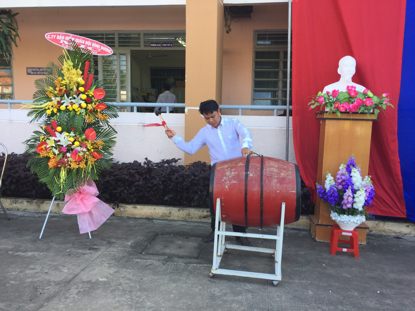 Thầy Nguyễn Thành Trung