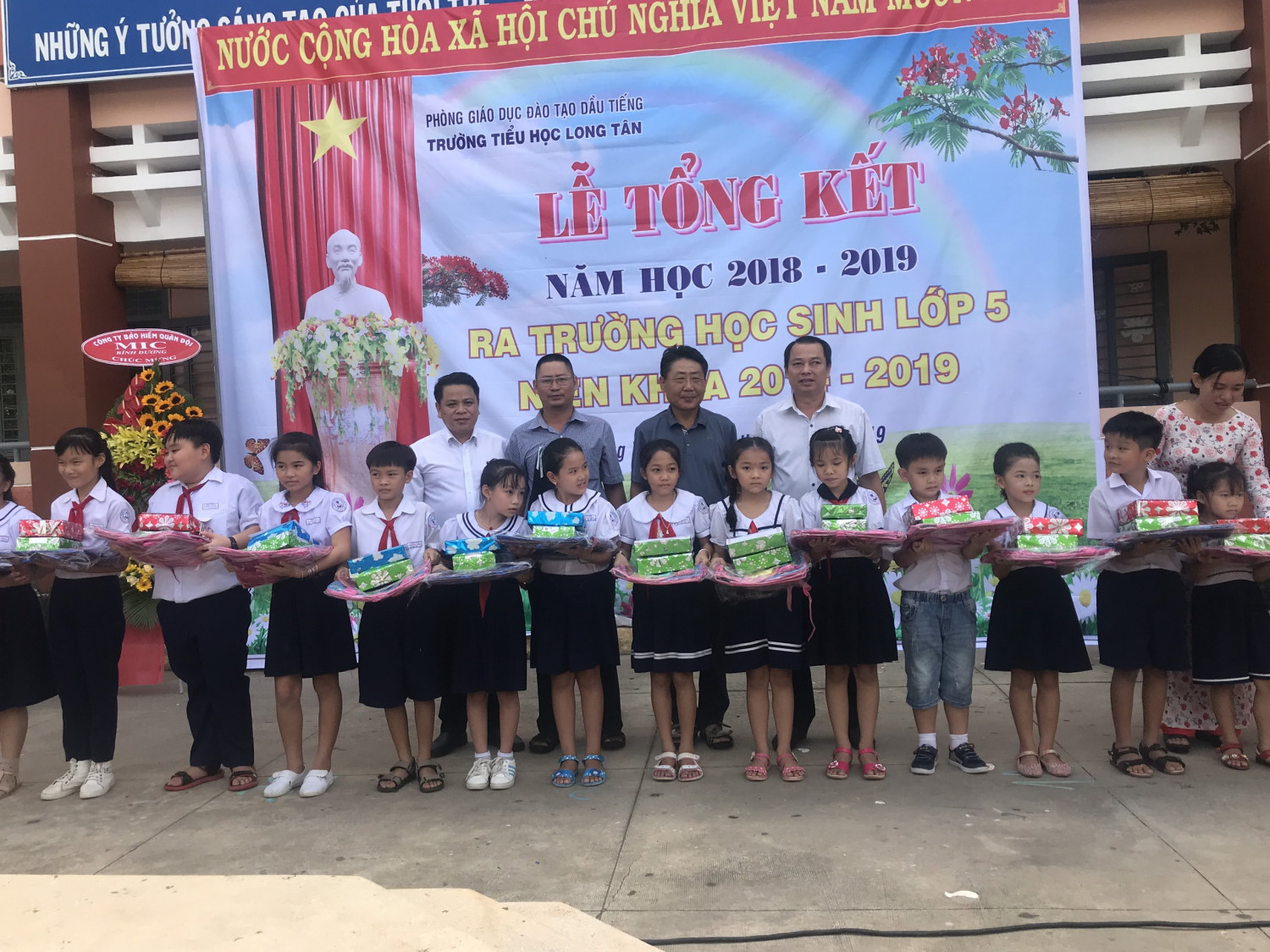 Lễ tổng kết và ra trường học sinh lớp 5 năm học 2018-2019